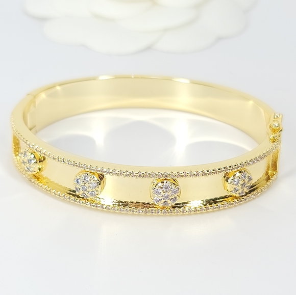 NEW Chic Micro Pave CZ Cuff Bangle Bracelet NWT - Picture 2 of 11